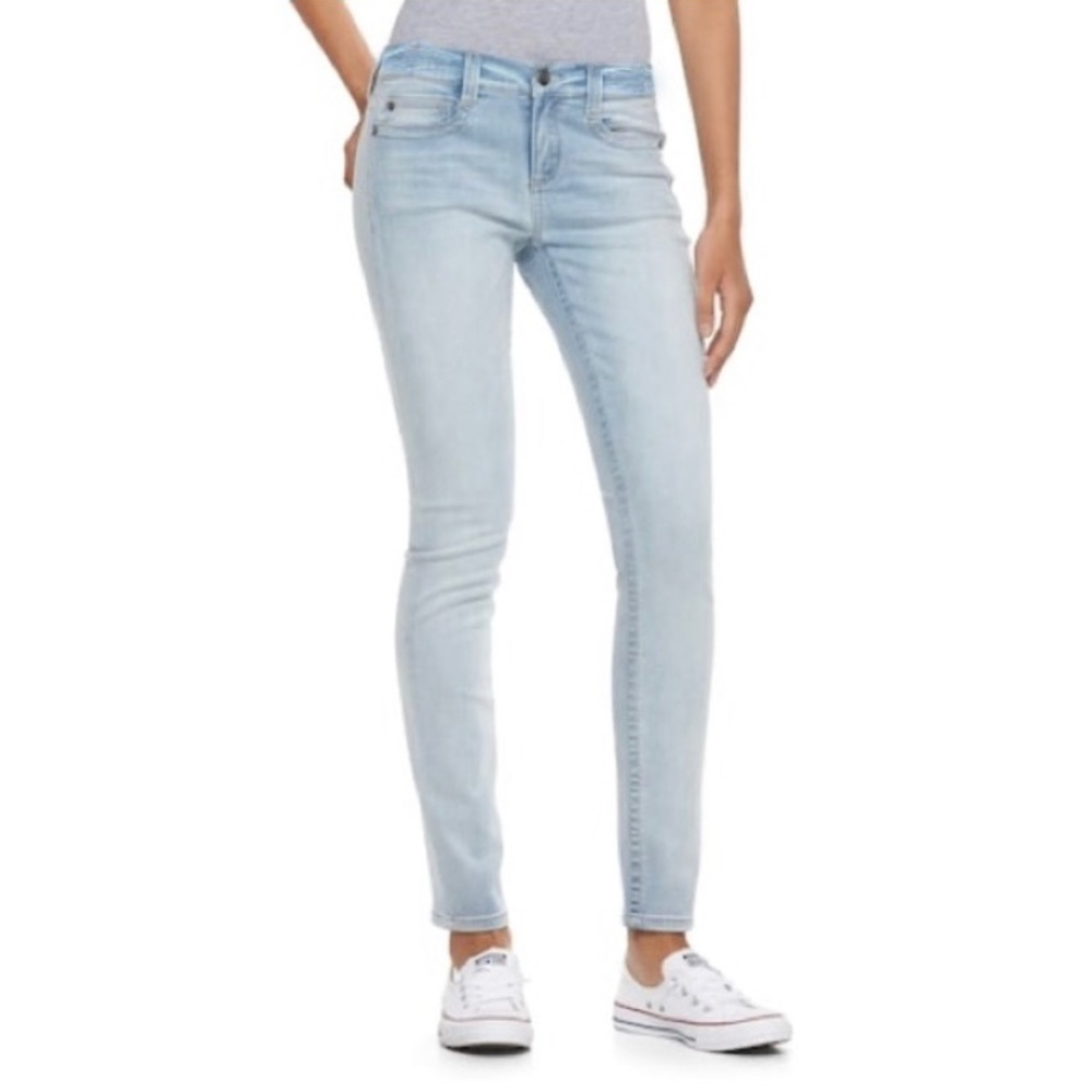 Juniors Light Wash Mudd Skinny Jeans